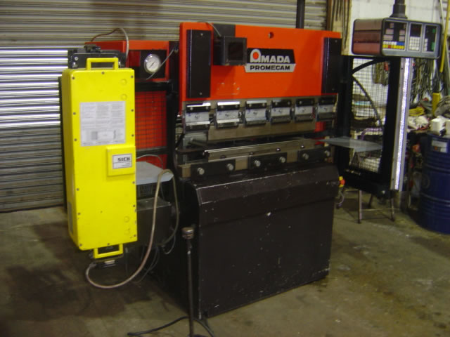 Used Amada Promecam IT 2512 CNC hydraulic pressbrake