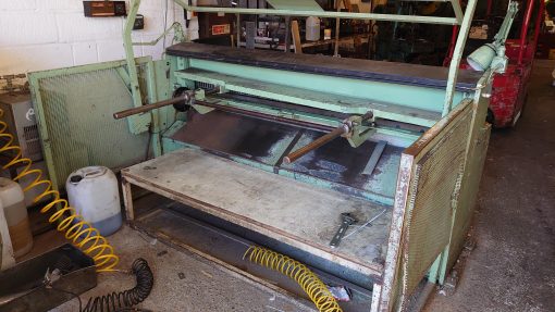 SOLD / Edwards DD 2000/3.25 Direct Drive Mechanical Shear - Image 2