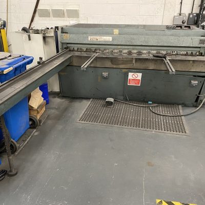 SOLD / Edwards DD2000/3.25 Direct Drive Mechanical Shear
