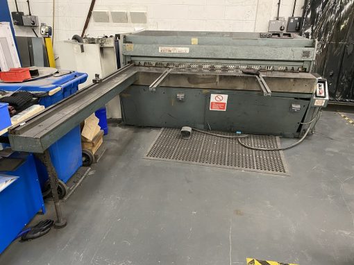 SOLD / Edwards DD2000/3.25 Direct Drive Mechanical Shear