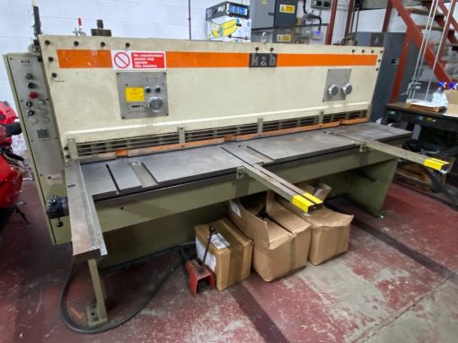 SOLD / K & B 4-2500 Variable Rake Hydraulic Shear
