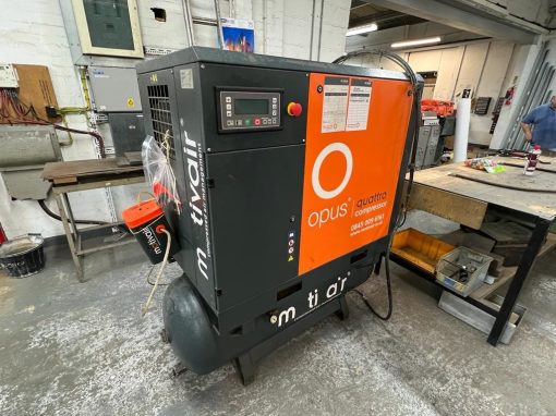 SOLD / Motivair Opus Quattro OP-QFF7-1-RDF270 Screw Compressor