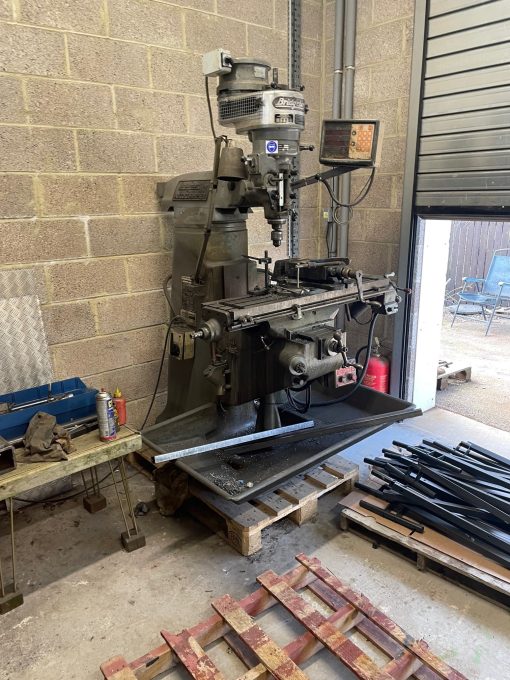 SOLD / Bridgeport BRJ Turret Mill