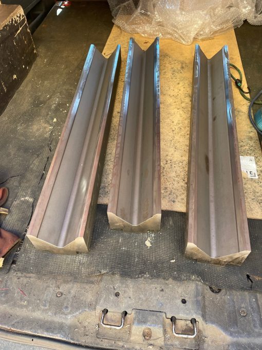 SOLD / Pressbrake Tooling Model 2025 80° 100mm Vee Die - Image 3