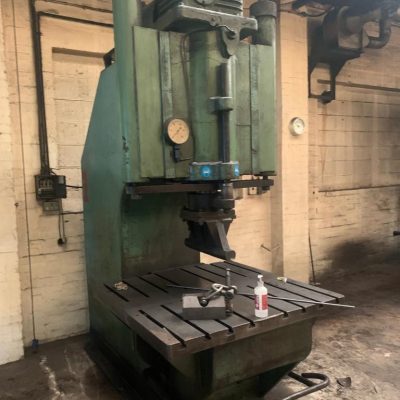 SOLD / Finlay 150ton Hydraulic Straightening / Bending Press