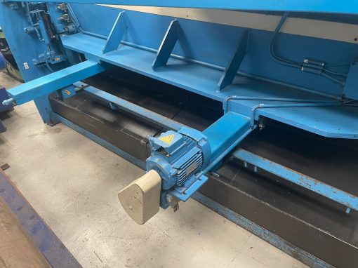 SOLD / Kingsland KTSX 3006 Hydraulic Shear - Image 4