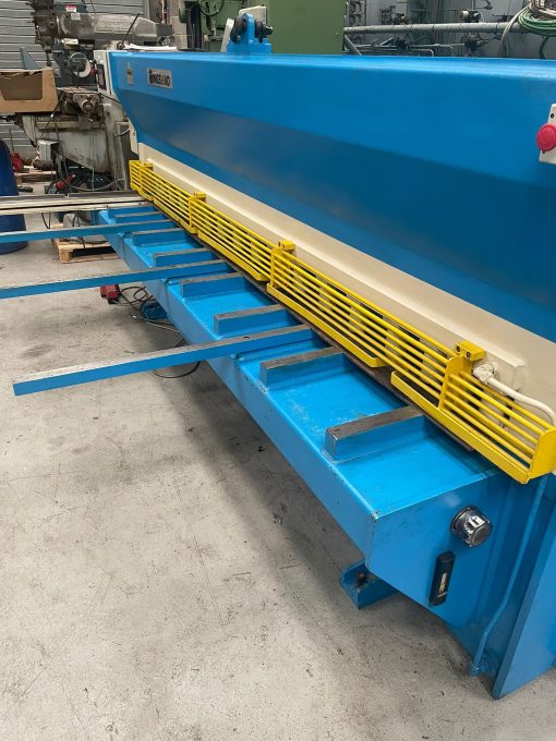 SOLD / Kingsland KTSX 3006 Hydraulic Shear - Image 3