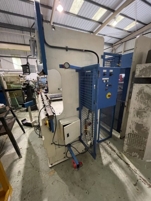 SOLD / Mebusa 40.20S Hydraulic Upstroke Pressbrake - Image 10
