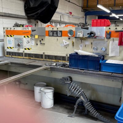 SOLD / K & B 6-3000 Hydraulic Shear