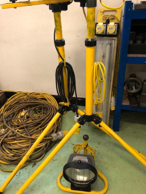 SOLD / Assorted 110volt Lighting & Extension Cables - Image 6