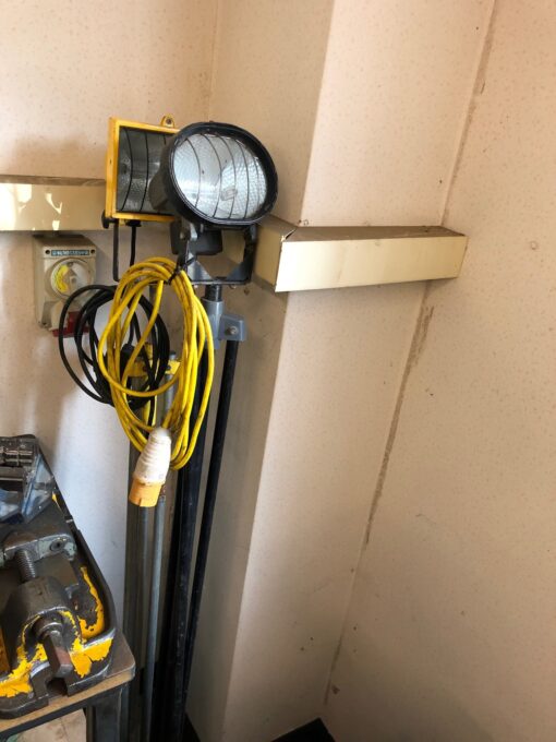 SOLD / Assorted 110volt Lighting & Extension Cables - Image 3