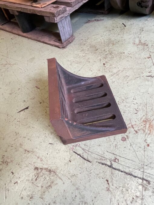 SOLD / Cast Angle Plate - Image 2