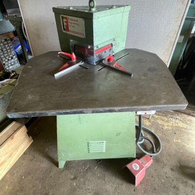SOLD / Femco HN663 Hydraulic Corner Notcher