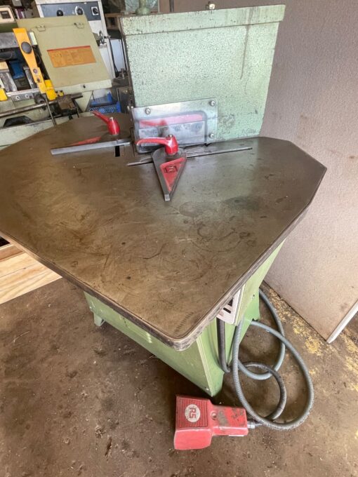 SOLD / Femco HN663 Hydraulic Corner Notcher - Image 4