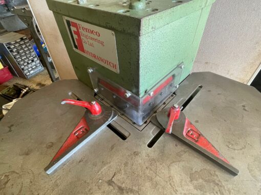 SOLD / Femco HN663 Hydraulic Corner Notcher - Image 3