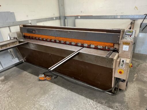 SOLD / Edwards DD 3.5/2500 Direct Drive Mechanical Shear