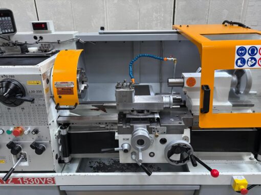 XYZ 1530VS Gap Bed Centre Lathe - Image 10