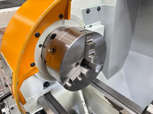 XYZ 1530VS Gap Bed Centre Lathe - Image 18