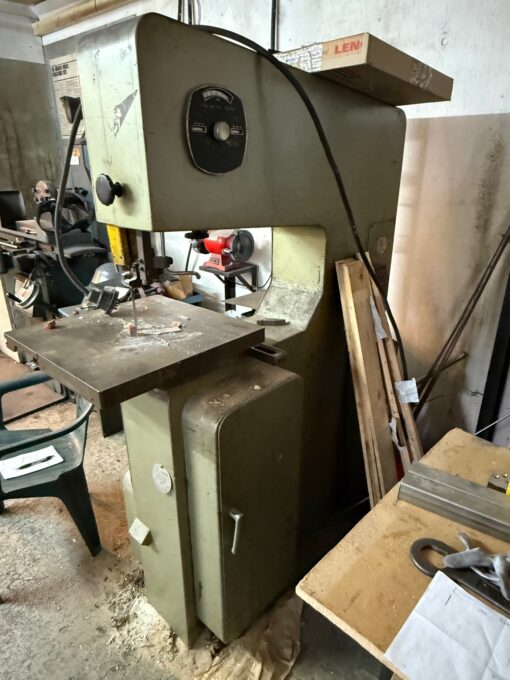 Startrite 24-V-10 Vertical Bandsaw - Image 2