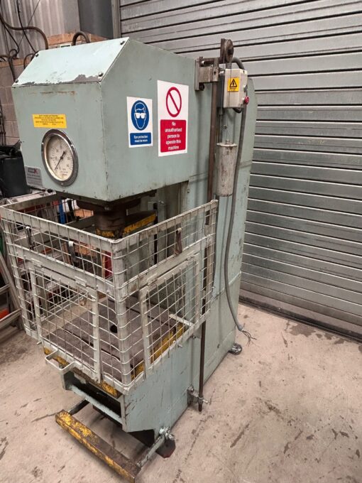 Ward Forsyth VO30 Hydraulic Press - Image 6