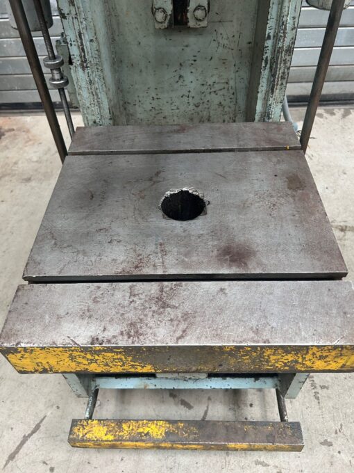 Ward Forsyth VO30 Hydraulic Press - Image 4
